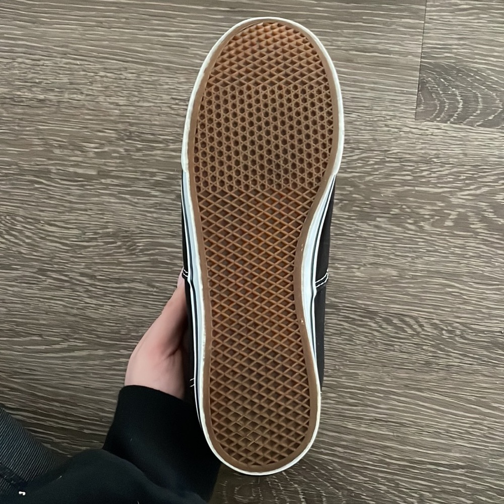 Vans - Picture 2 of 2